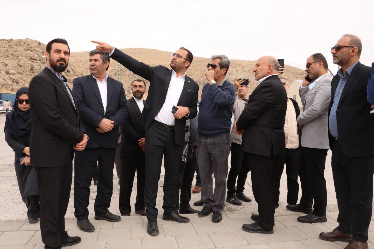 آشنایی فعالان رسانه ای کشور با ظرفیتهای منطقه آزاد ماکو آشنایی فعالان رسانه ای کشور با ظرفیتهای منطقه آزاد ماکو