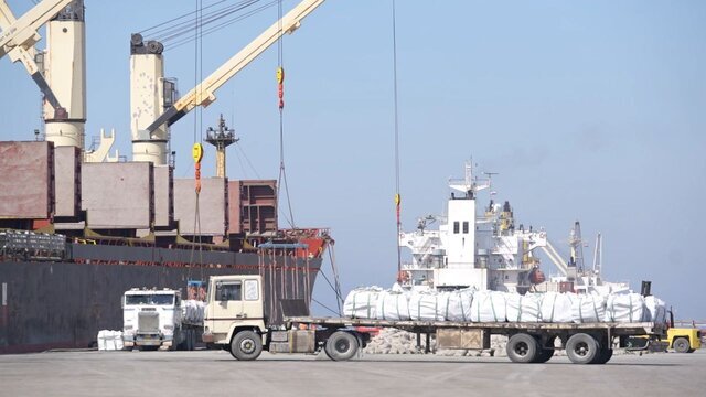 آمادگی ارمنستان به جا به جایی کالا از مسیر چابهار آمادگی ارمنستان به جا به جایی کالا از مسیر چابهار