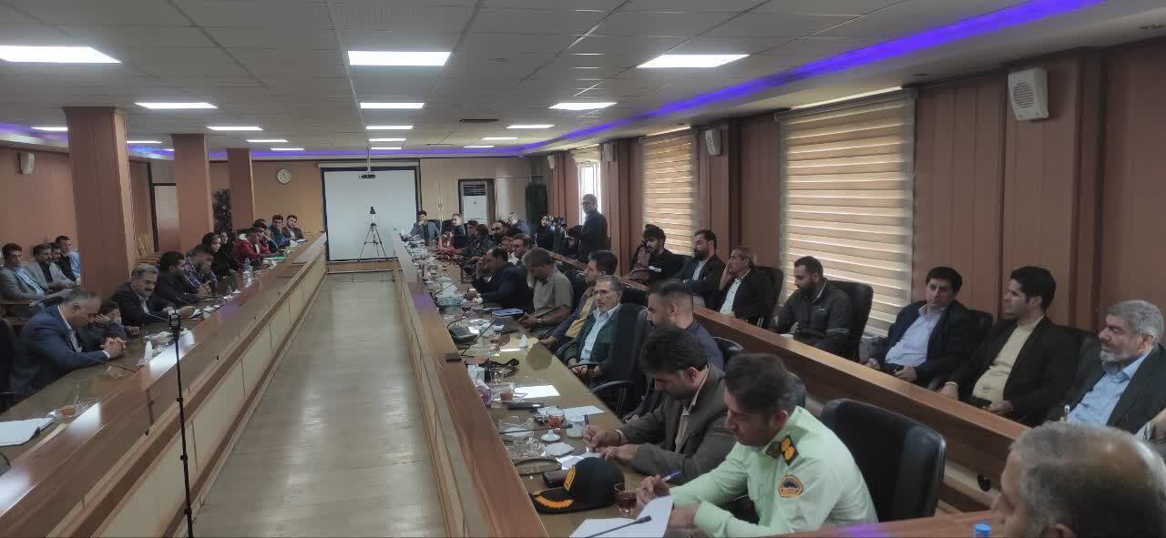 تجلیل از مدال آوران رشتههای ورزشی شهرستان شاهین دژ تجلیل از مدال آوران رشتههای ورزشی شهرستان شاهین دژ