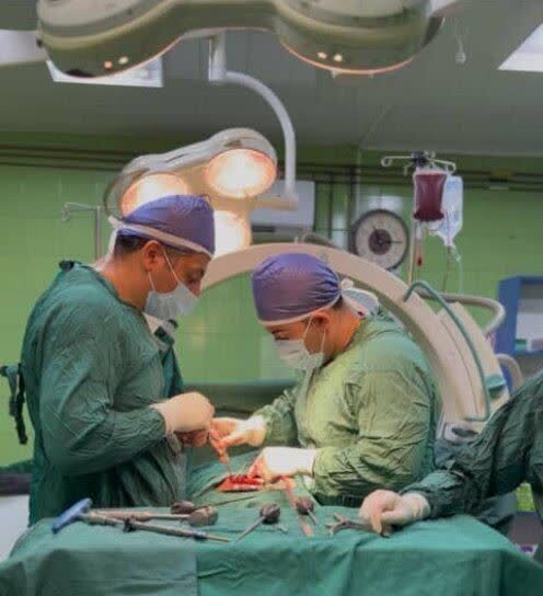 جراحی موفق اتصال ستون فقرات به لگن در پارس‌آباد