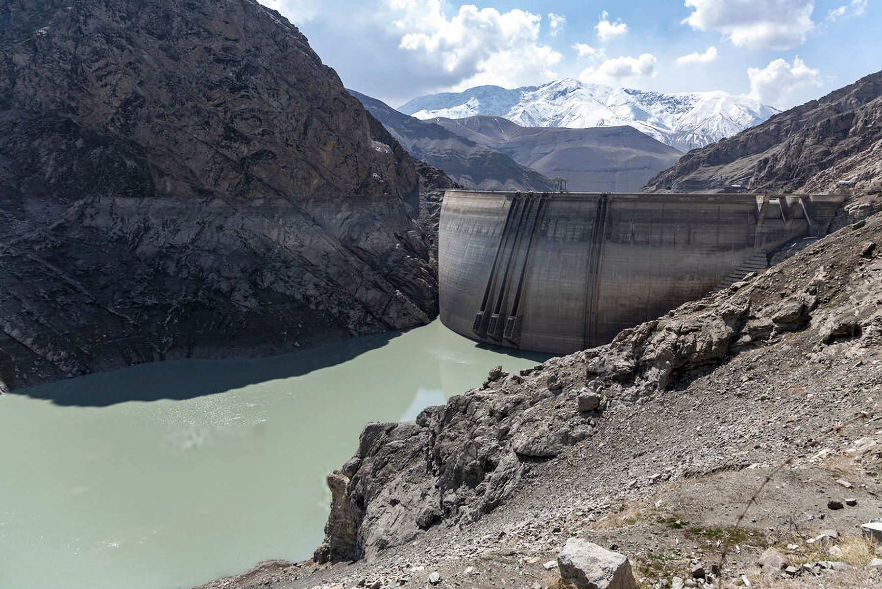 تنها ۳۳ درصد از ظرفیت سد‌های کشور پر شده است