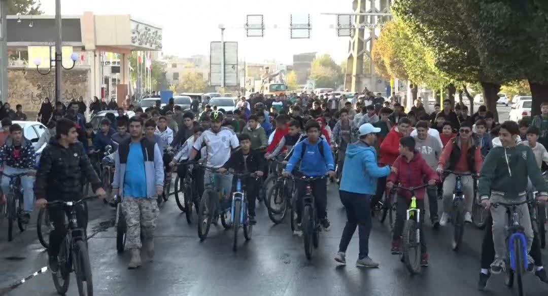 همایش دوچرخه سواری و پیاده روی خانوادگی در شاهین دژ همایش دوچرخه سواری و پیاده روی خانوادگی در شاهین دژ