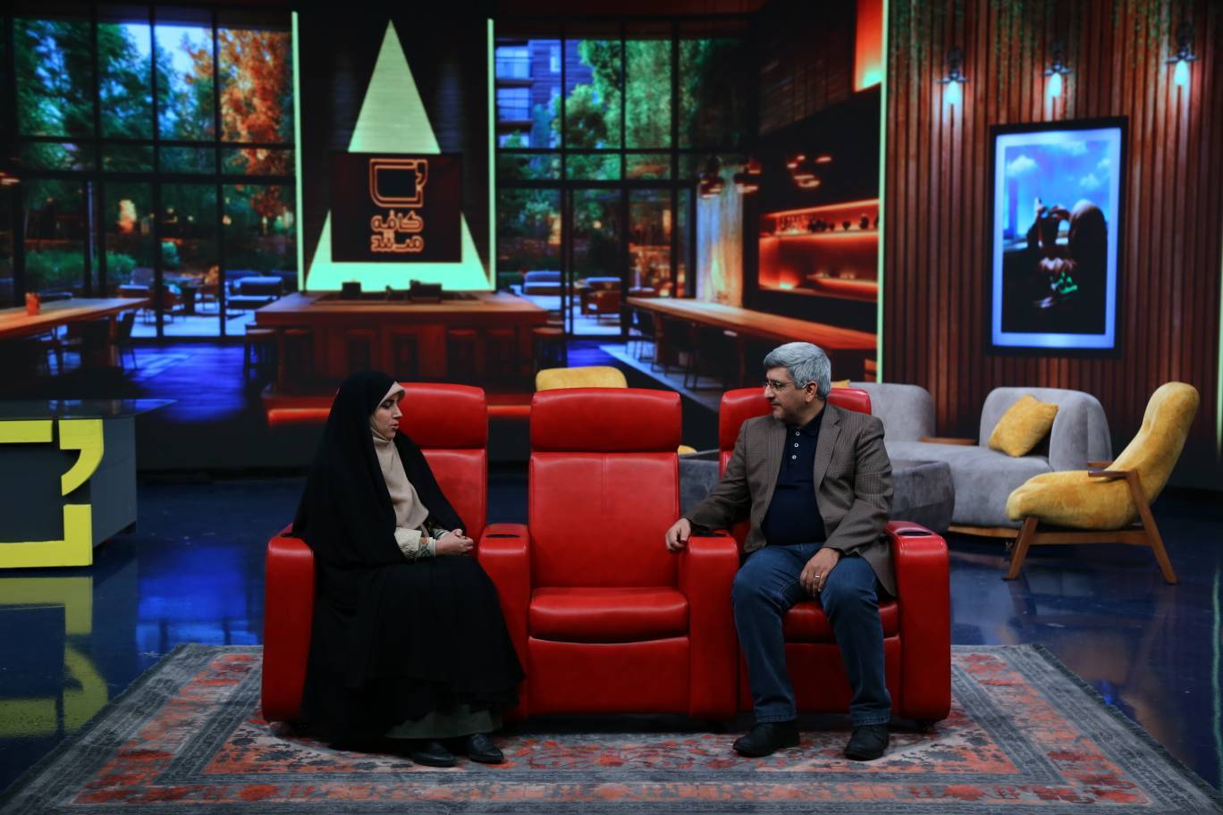 «کافه مستند» و «هفت»، از قاب تلویزیون