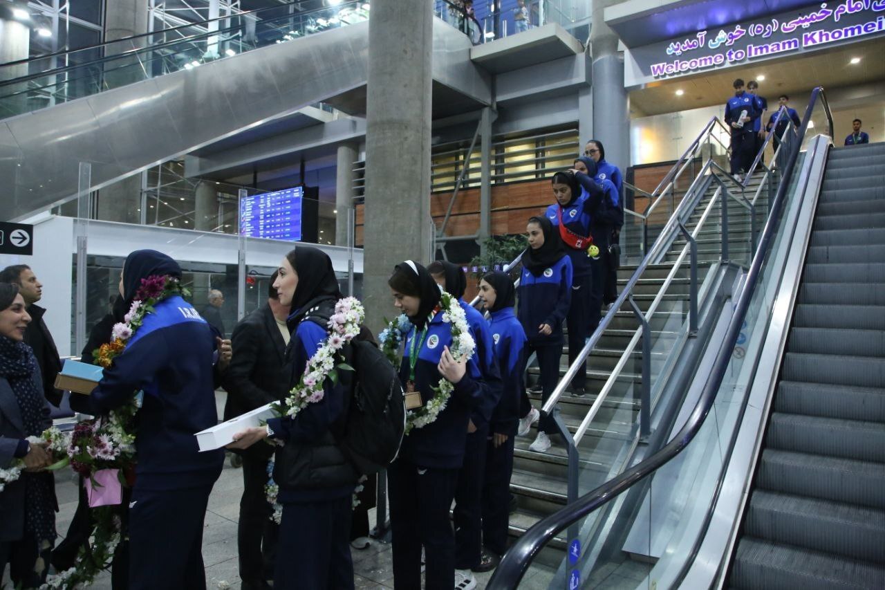 بازگشت تیم ایران به میهن
