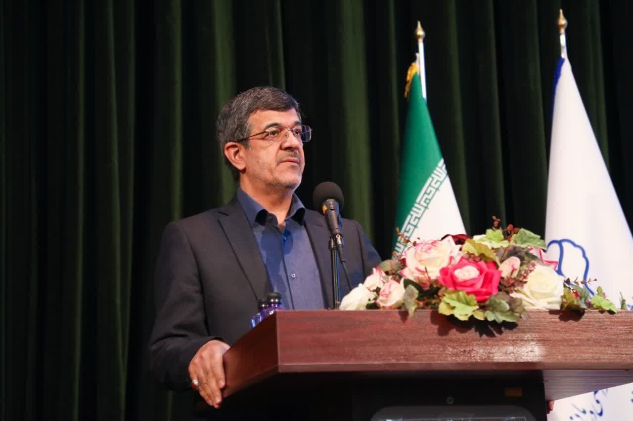 نیمی از مدیران تخصصی دولت قبل را حفظ کردیم نیمی از مدیران تخصصی دولت قبل را حفظ کردیم