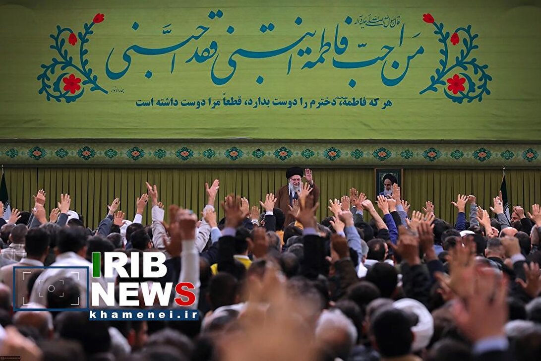 مراسم جشن میلاد حضرت زهرا سلام‌الله‌علی‌ها در حسینیه امام خمینی (ره) با حضور رهبر انقلاب