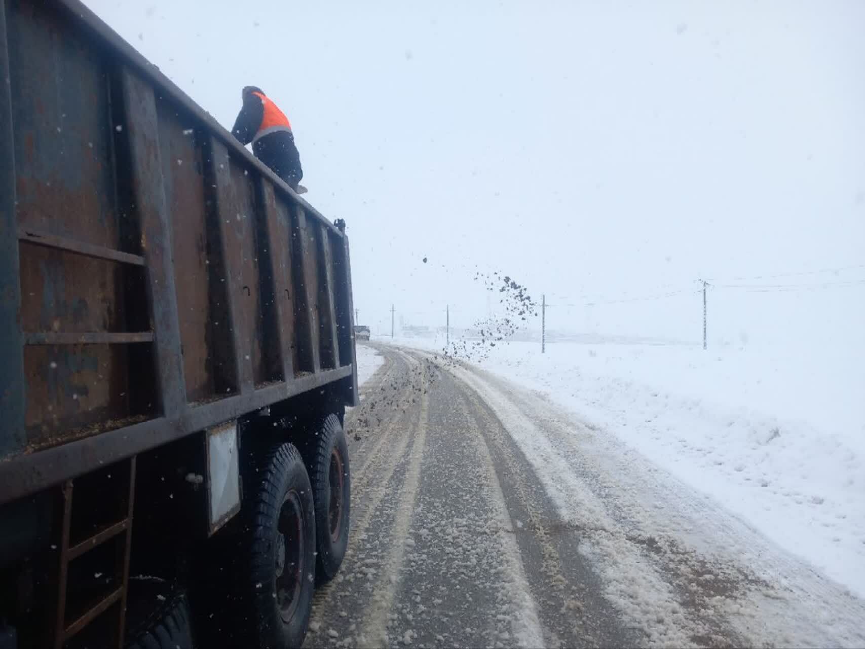 ‍آماده باش تمام تجهیزات و کارکنان راهداری آذربایجان غربی برای عملیات زمستانی
