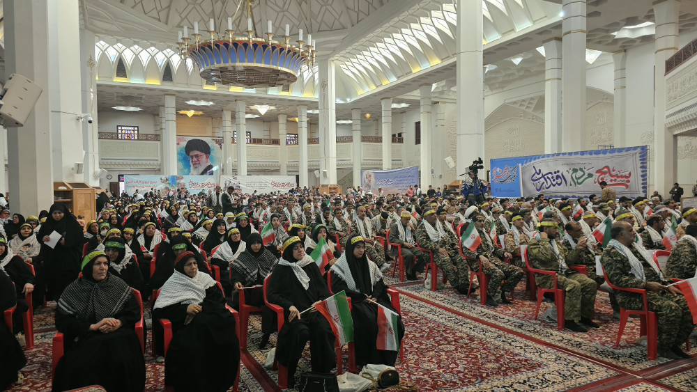 تجمع بزرگ بسیجیان در حرم شاهچراغ (ع) تجمع بزرگ بسیجیان در حرم شاهچراغ (ع)