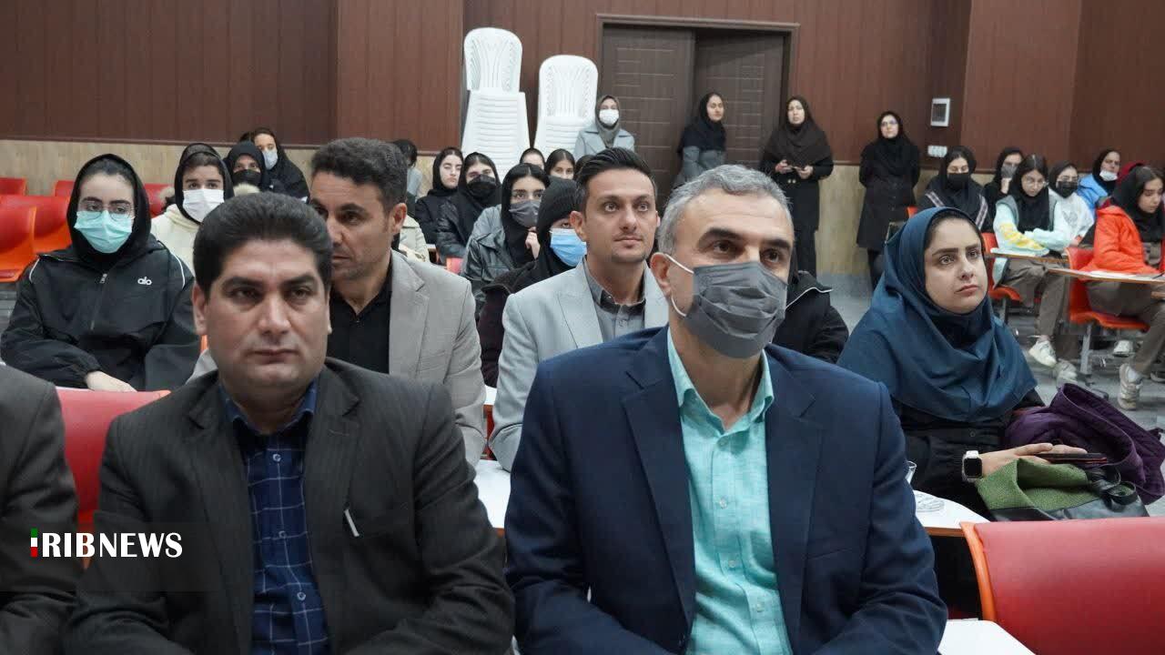 نواخته شدن زنگ پژوهش و فناوری در دبیرستان مصلی‌نژاد بجنورد