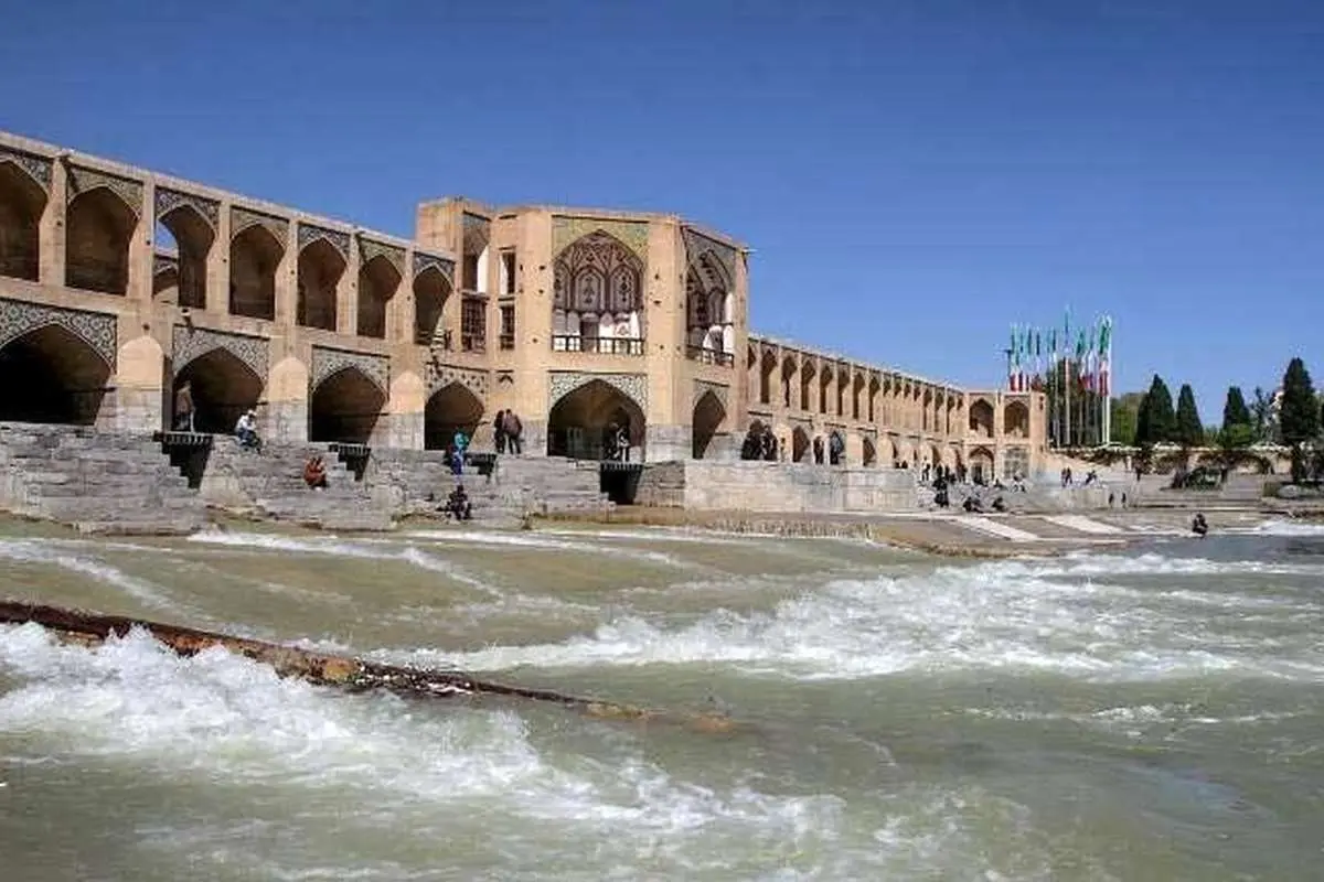 سقوط کودک ۸ ساله به زایندهرود سقوط کودک ۸ ساله به زایندهرود